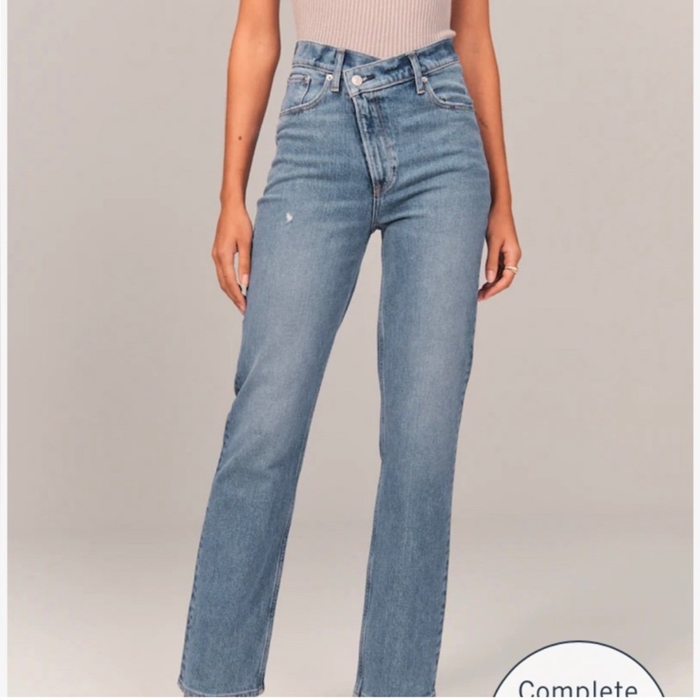 Abercrombie & Fitch The '90s Straight Ultra High Rise W Criss Cross Waist- 25